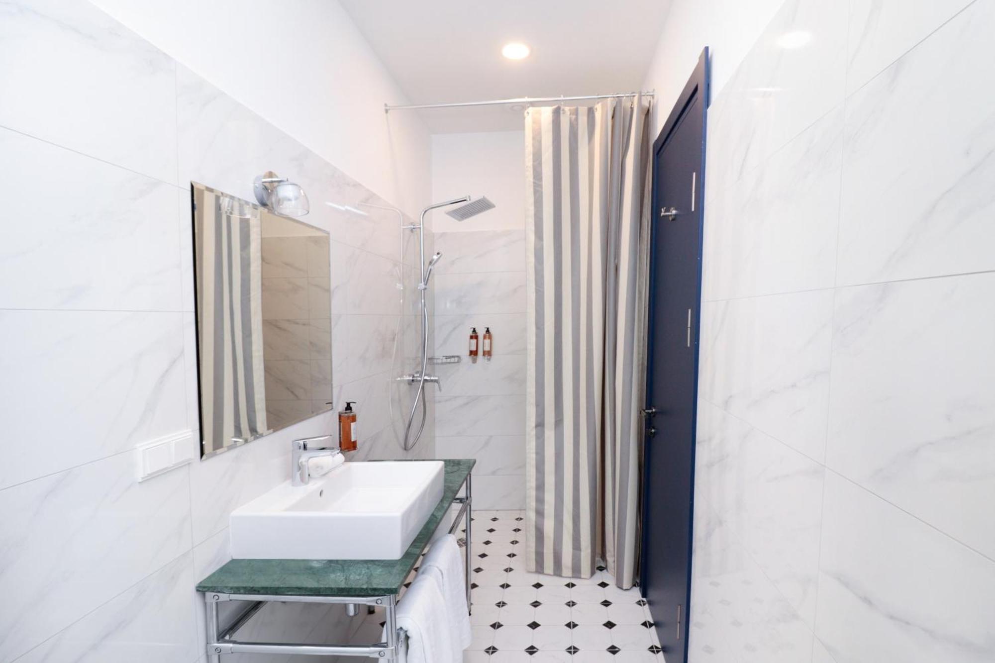 Margot Sololaki Hotell Tbilisi Exteriör bild