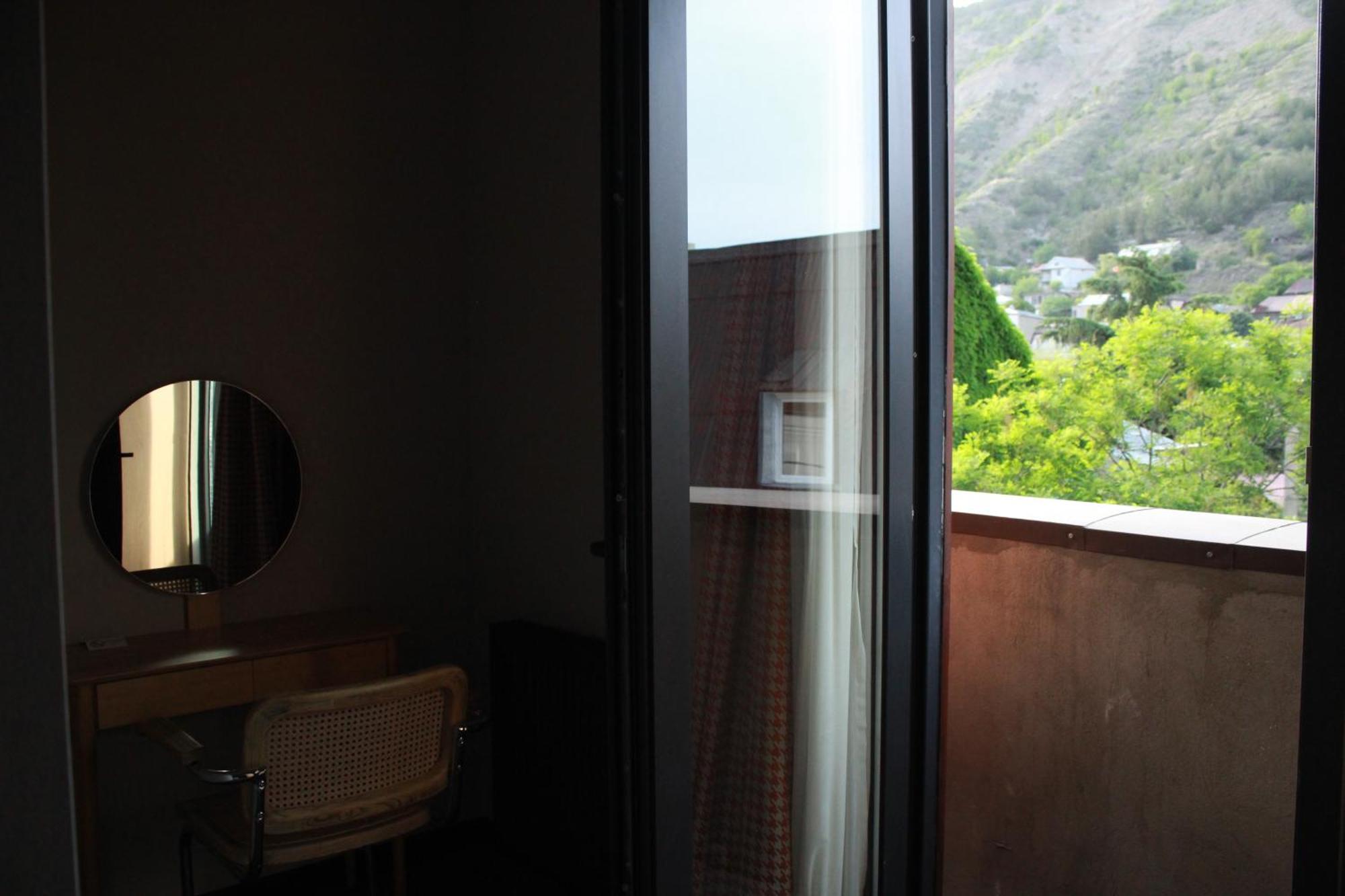 Margot Sololaki Hotell Tbilisi Rum bild