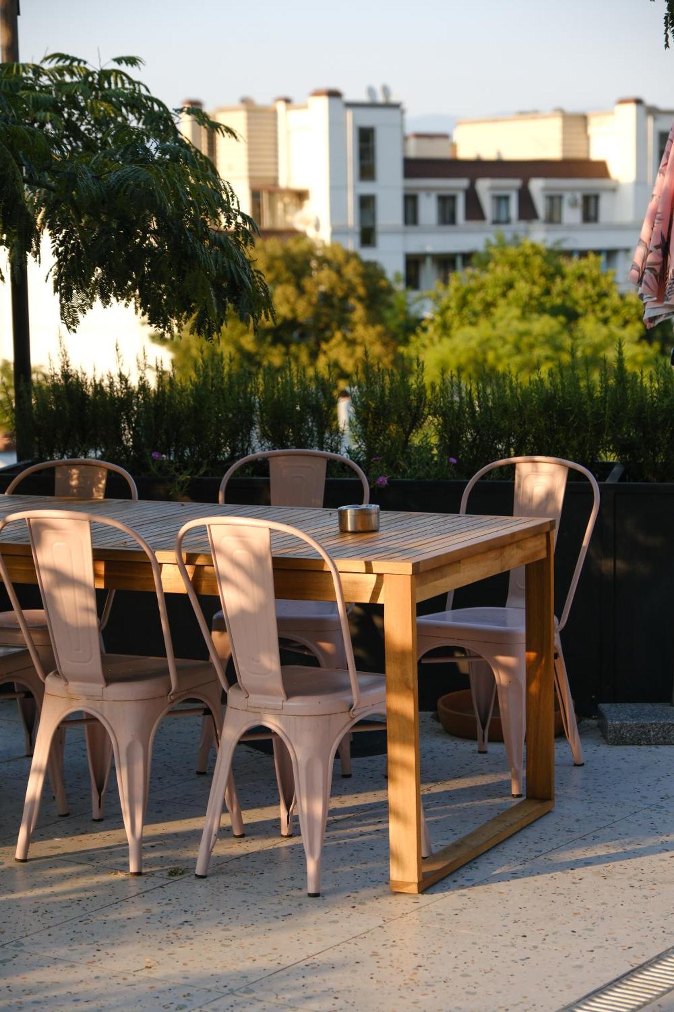 Margot Sololaki Hotell Tbilisi Exteriör bild